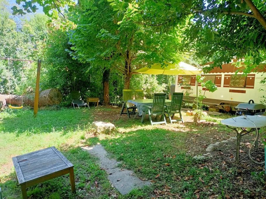 La Colline Aux Oiseaux, La Tranquillite Des Bois Villa Molieres-sur-Ceze Luaran gambar